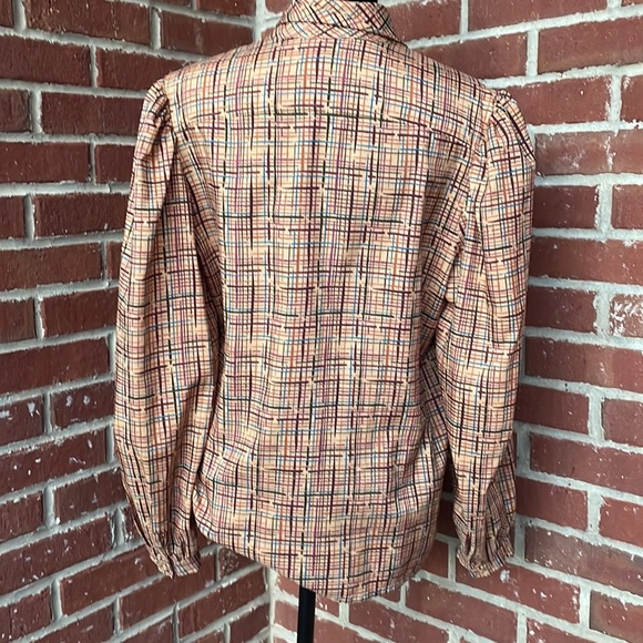 EUC Vintage HALSTON III polyester blouse. Button down with tie at neck. Size 10 - Picture 7 of 10